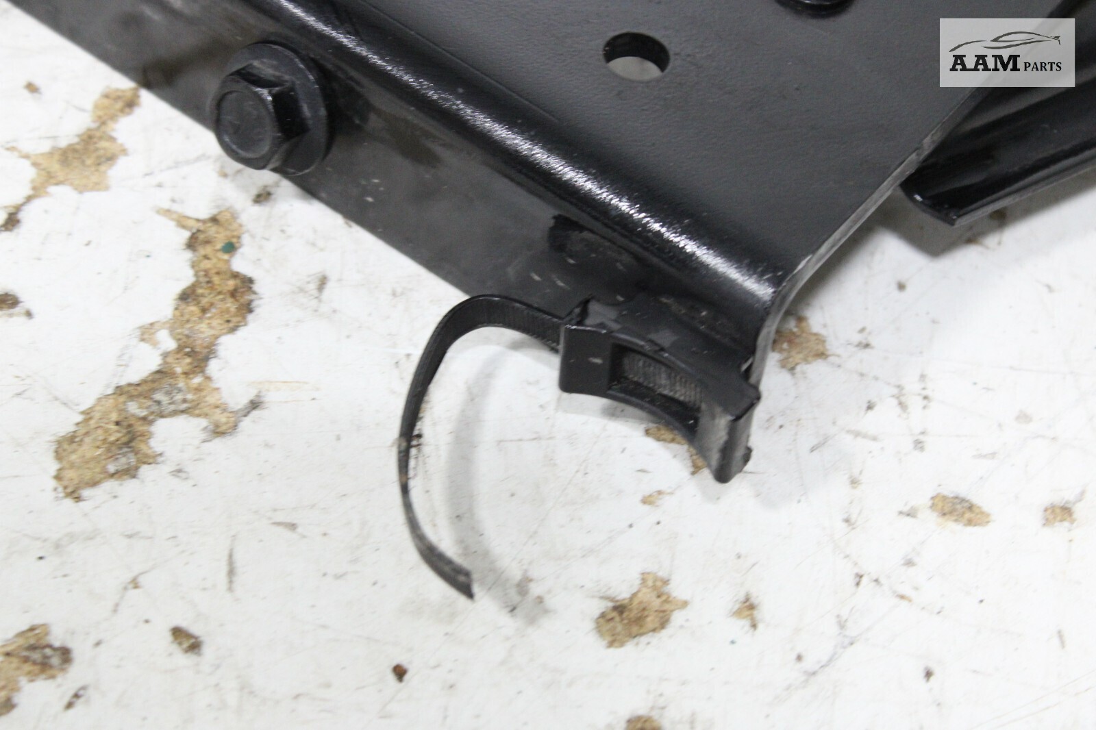 2019-2023 VOLVO VNL 760 D13 FRONT LEFT DRIVER SIDE SUPPORT BRACKET OEM