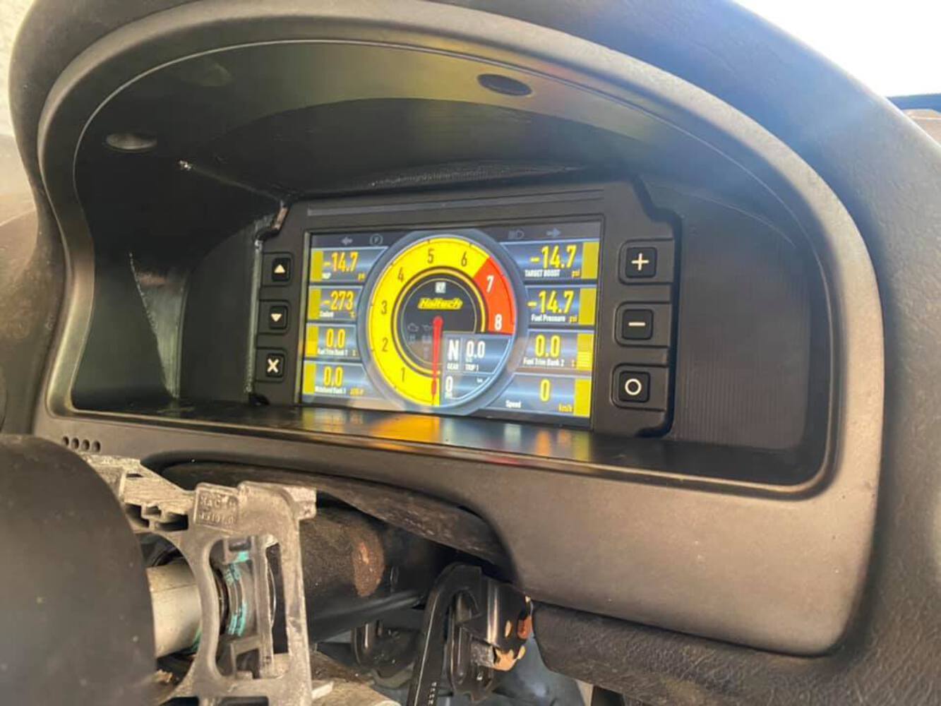 Holden Commodore VY / VZ Dash Mount Recessed for the Haltech iC-7 (display not i