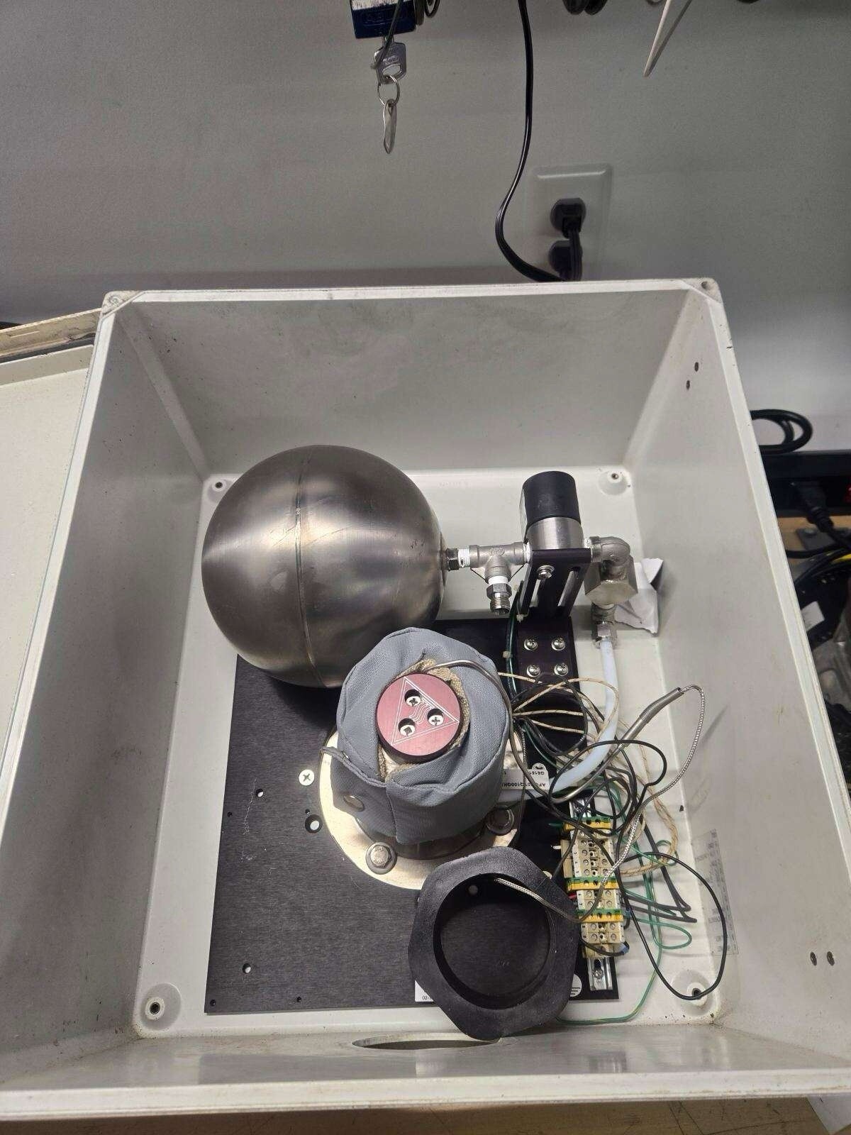 Universal Analyzer
