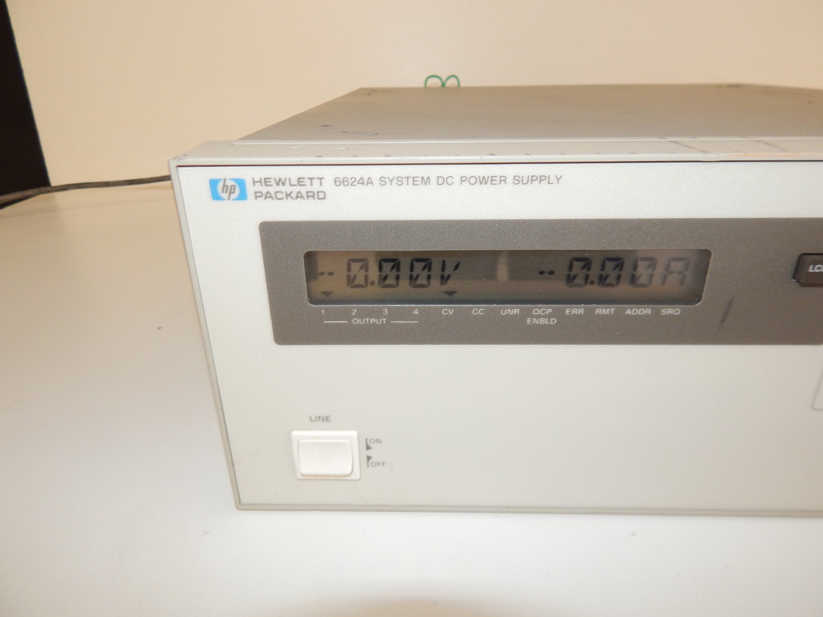 HP HEWLETT PACKARD 6624A SYSTEM DC POWER SUPPLY (YLH96)