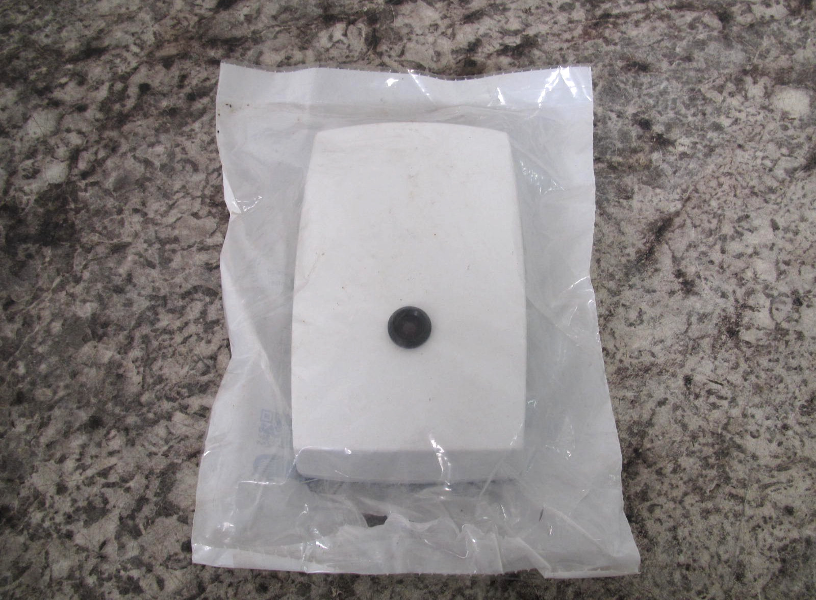 New DMP 1118R-W White Wireless Remote Red Indicator Light Free Shipping
