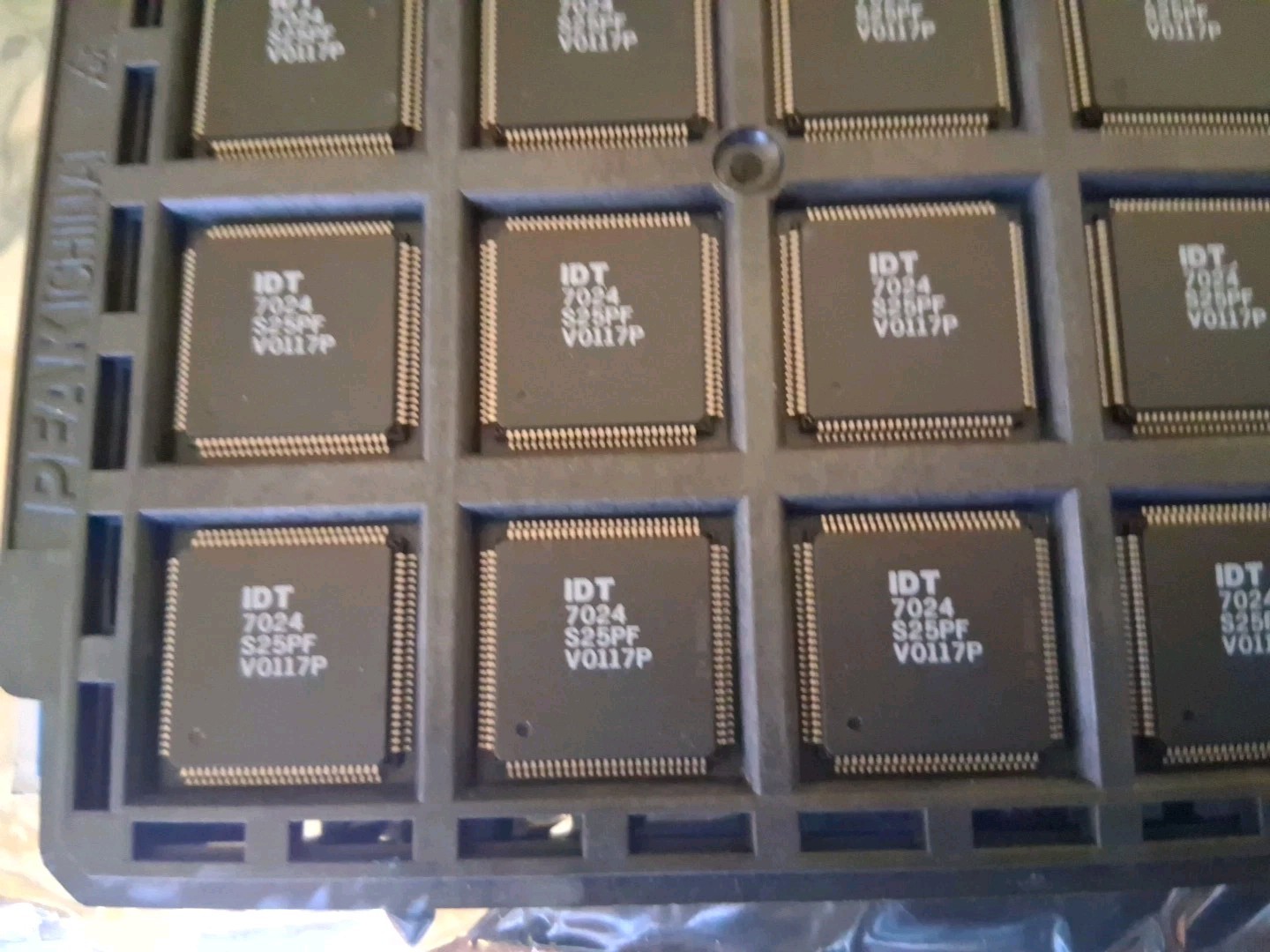 IDT Memory - SRAM Chips Part Number  IDT7024S25PF   Lot of  50