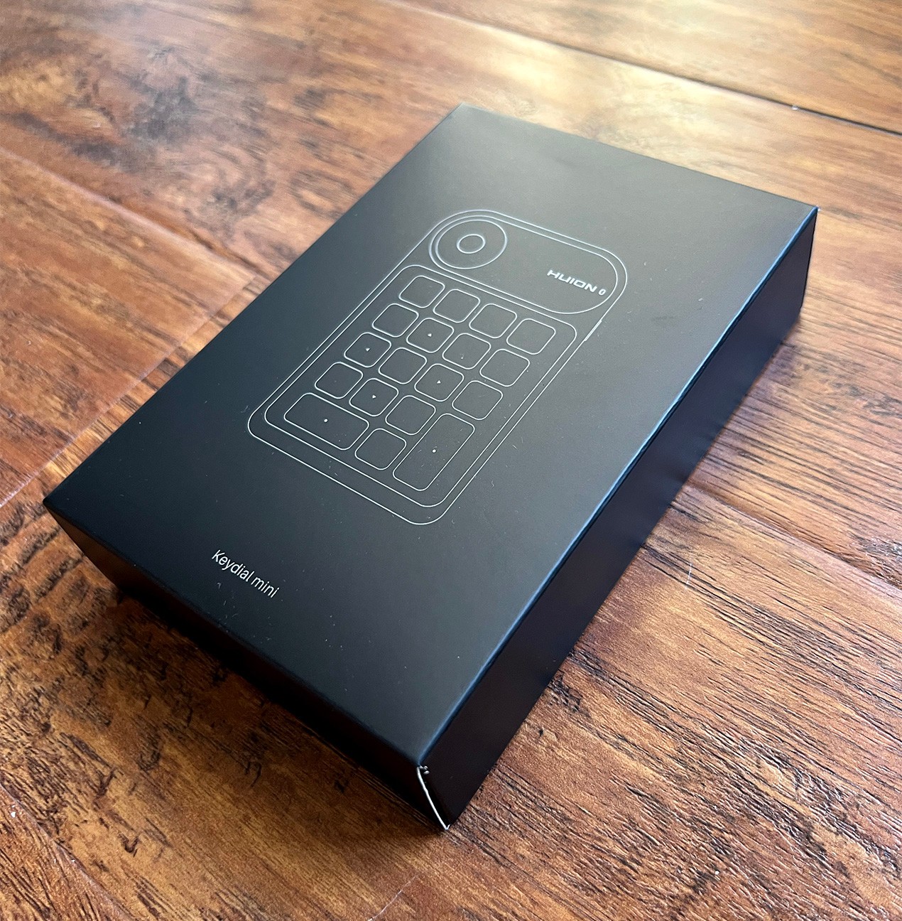 HUION Keydial Mini Bluetooth Programmable Wireless Keypad 18 Keys New in Box