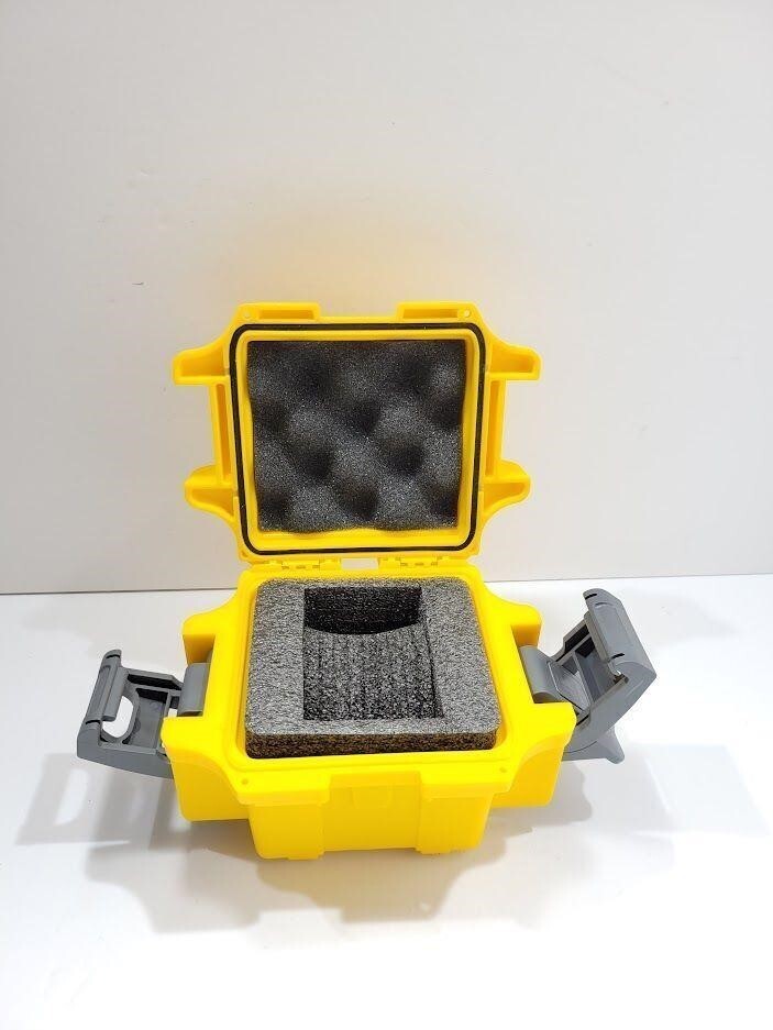 Invicta 1 Slot Hard Side Watch Case Yellow EXCELLENT CONDITION