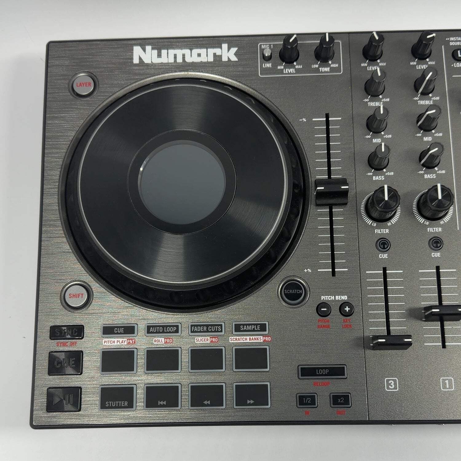 Numark Serato NS4FX 4-Channel All-In-One DJ System
