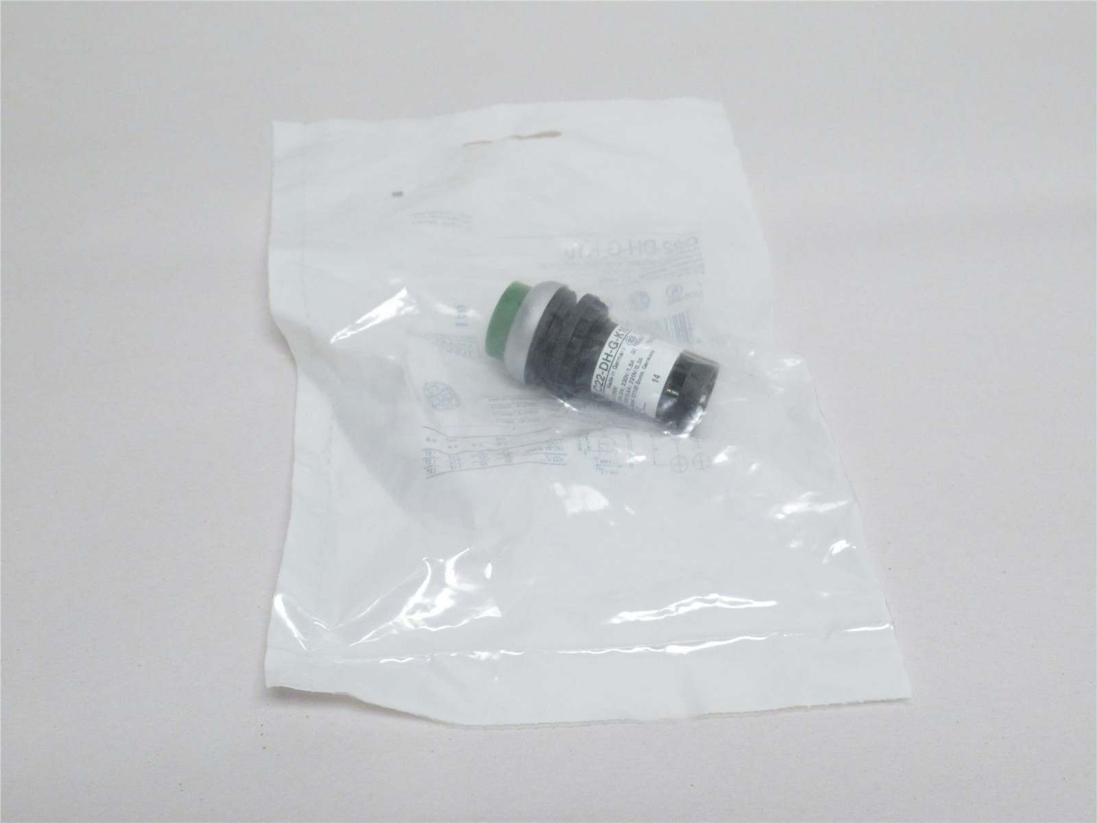 240298 New-No Box; Eaton C22-DH-G-K10 Compact Push Button; Green; 1-NO; 22.5mm
