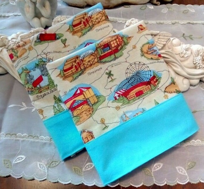 COUNTRY COTTAGE KIDS SET/2 TOUR AMERICA TOMBSTONE ST. LOUIS CHICAGO PILLOWCASES