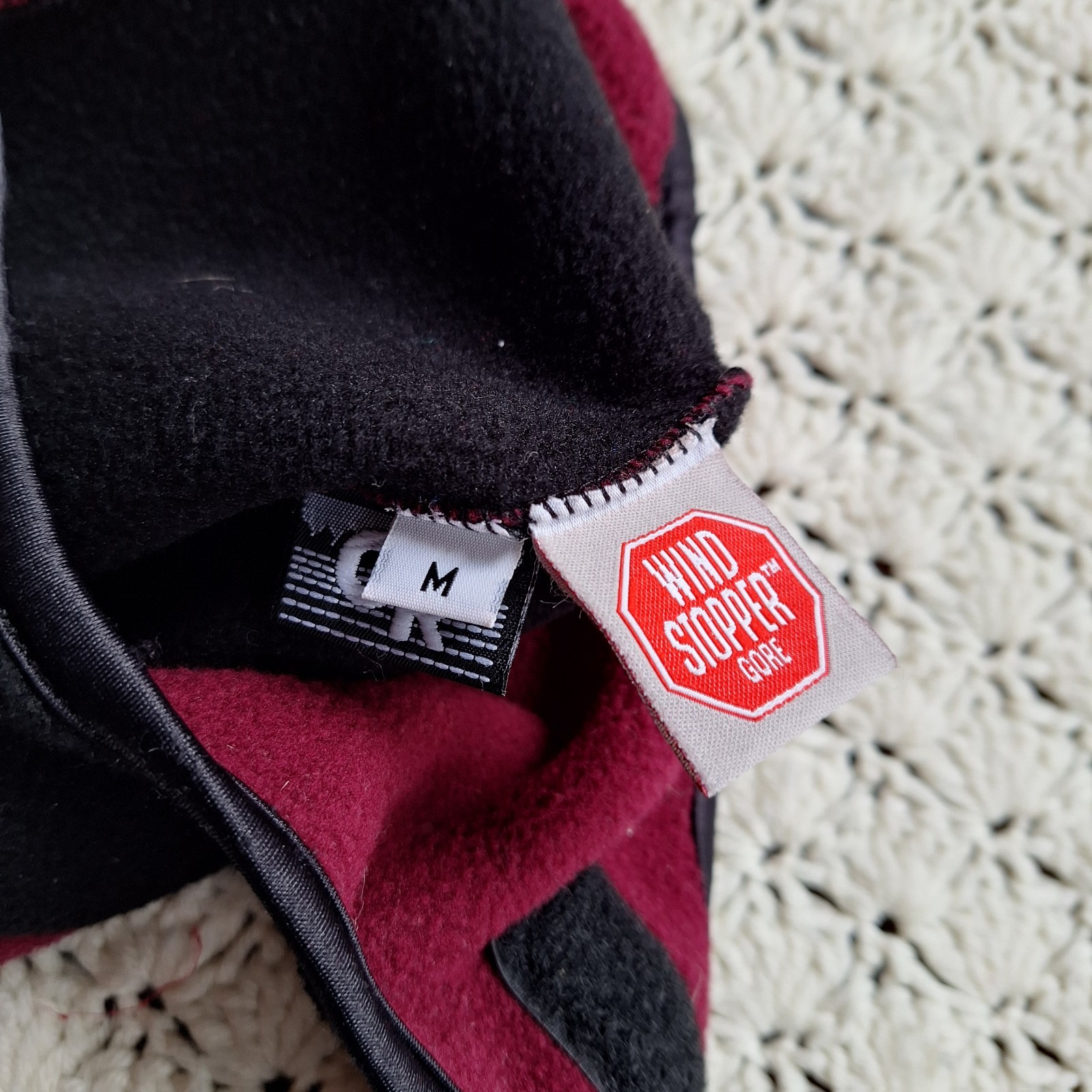 Outdoor Research OR Peruvian Hat Gore Wind Stopper Red Black - Medium
