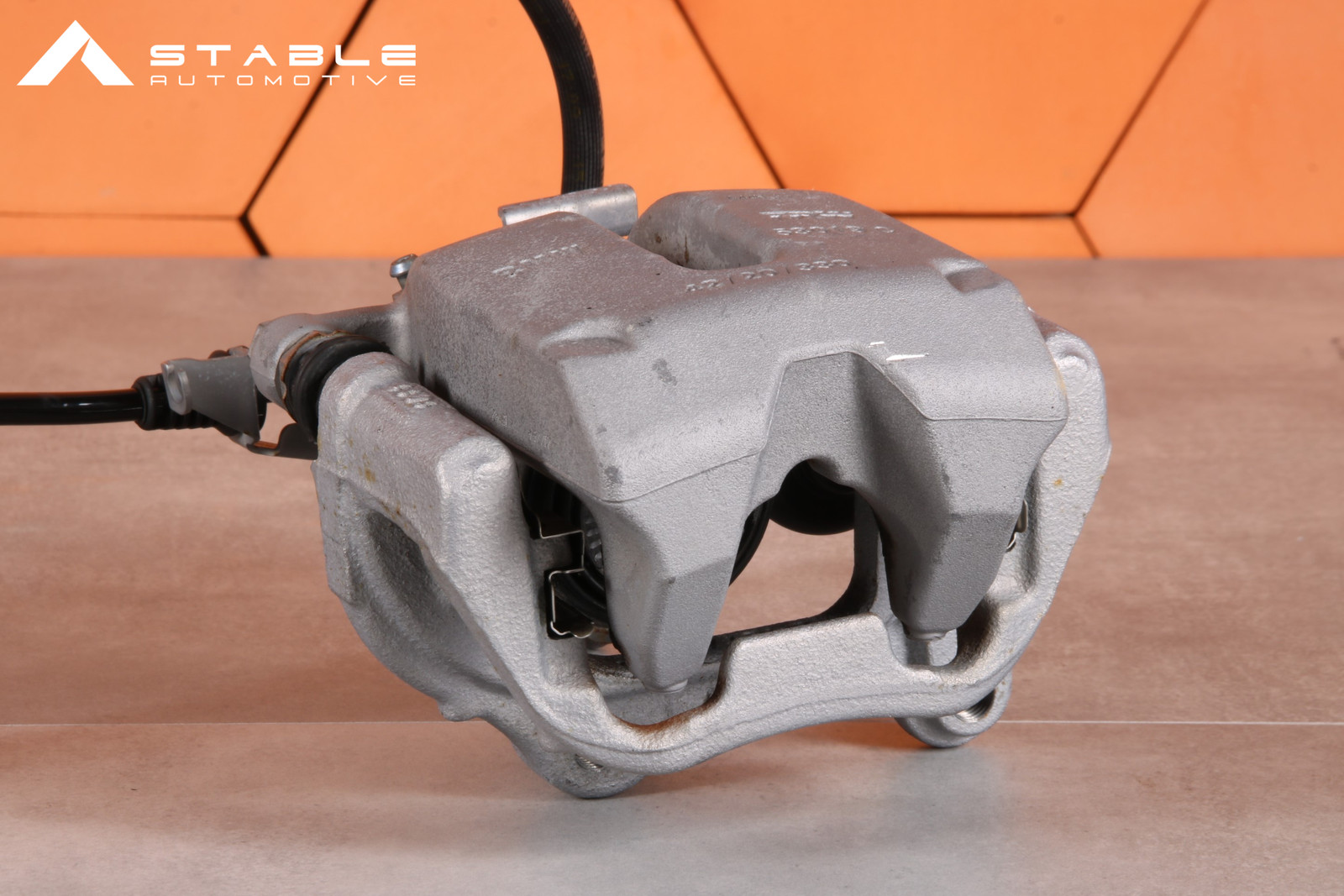 BMW G30 G31 G32 X3 G01 REAR RIGHT BRAKE CALIPER 6870576 42/20/330 20 km !!!