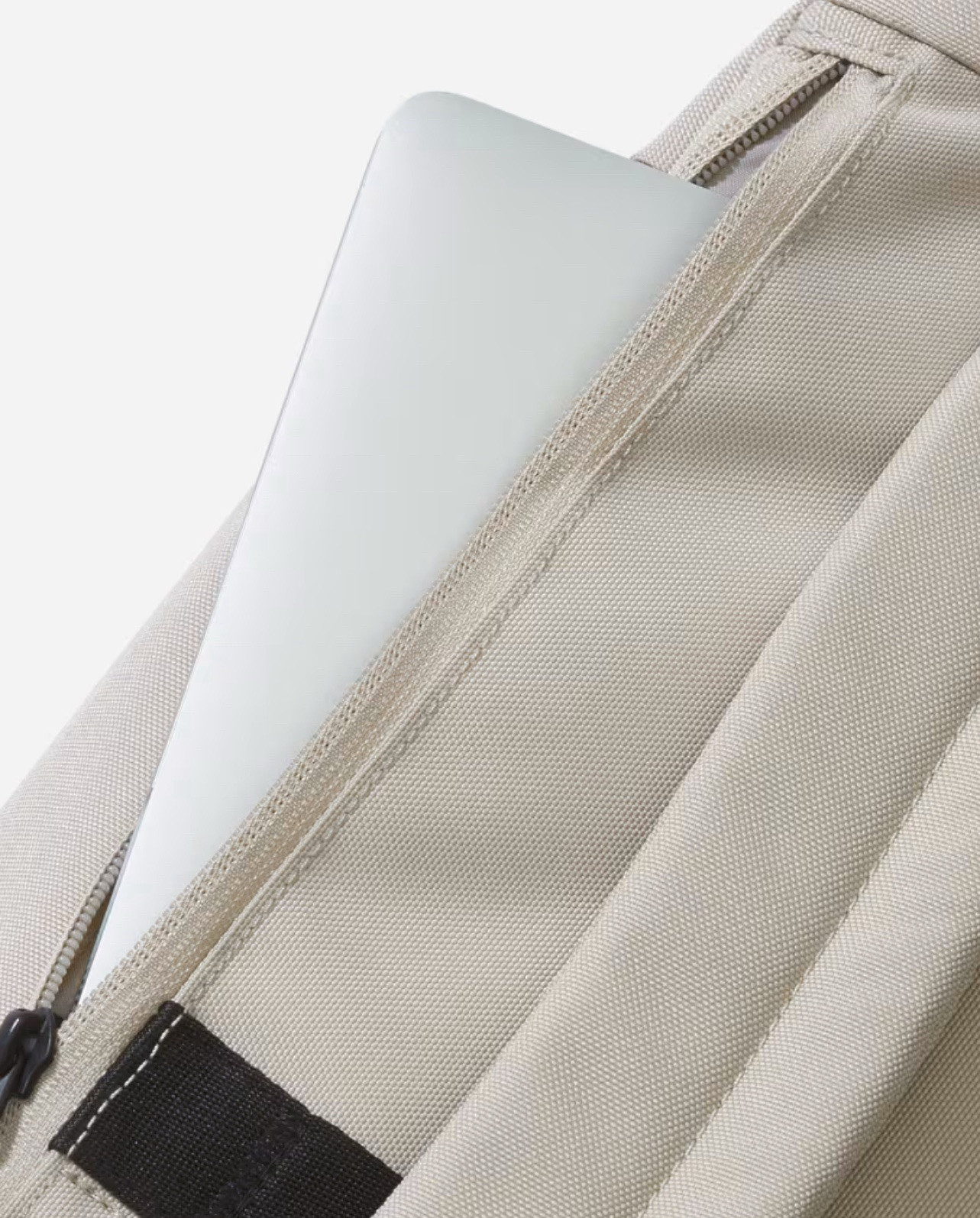 EVERLANE The ReNew Transit Backpack (Warm Quartz )