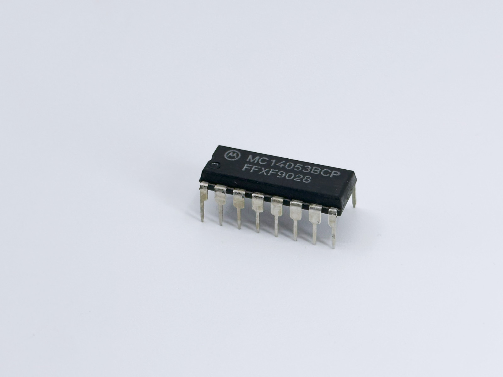 5PCS MC14053BCP MOTOROLA Triple 2 Channel SPDT Analog Switch IC MUX/DEMUX DIP-16