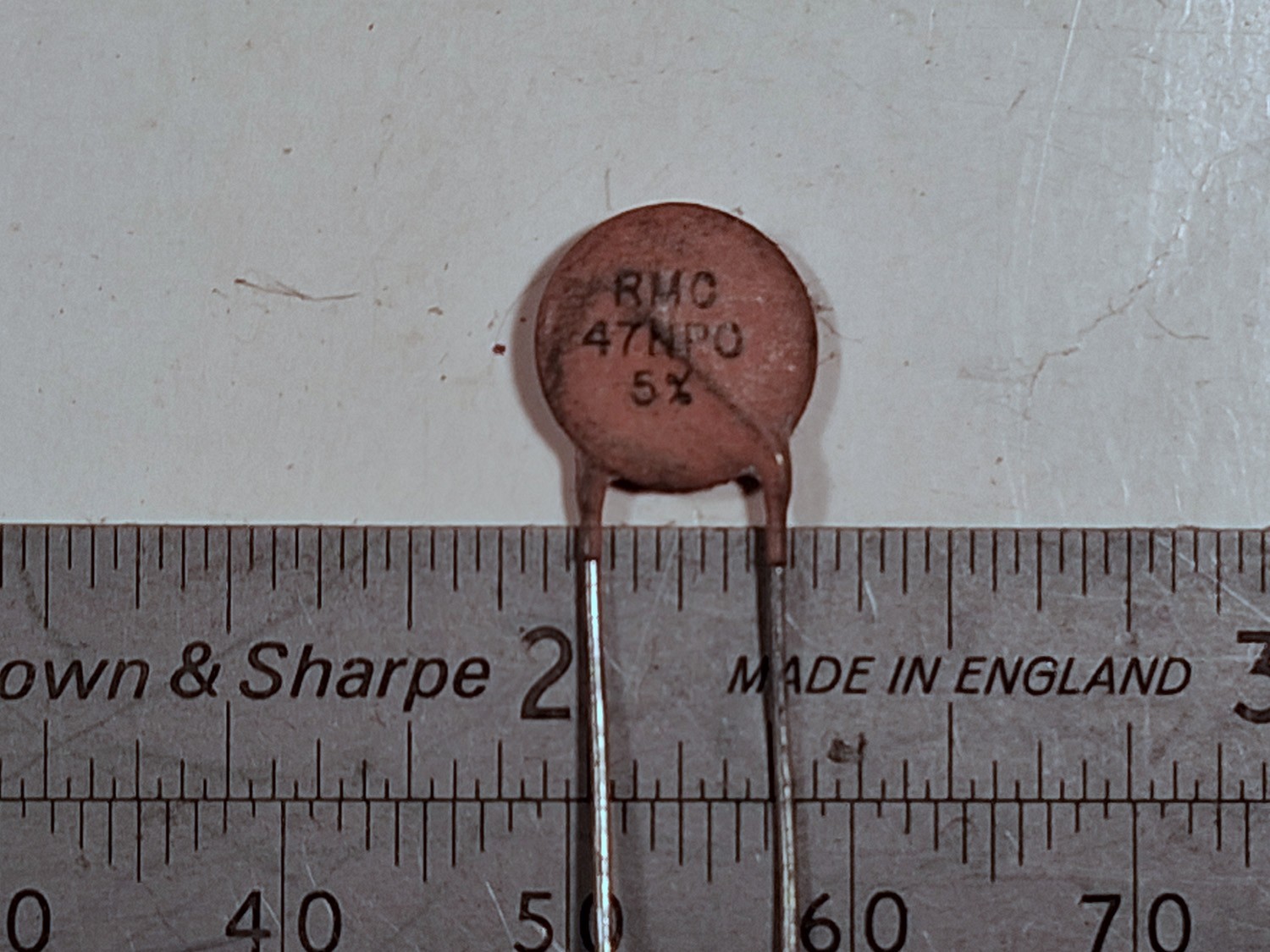 47 pF NPO Ceramic Disk Capacitors, qty 25