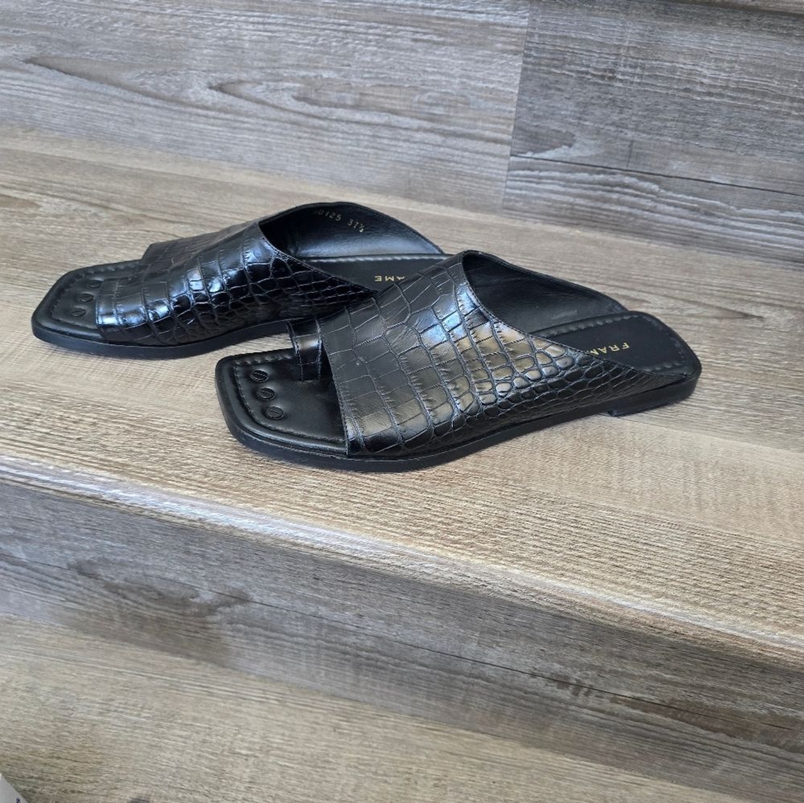 FRAME Le Hewitt croc-embossed leather slides size 37 1/2