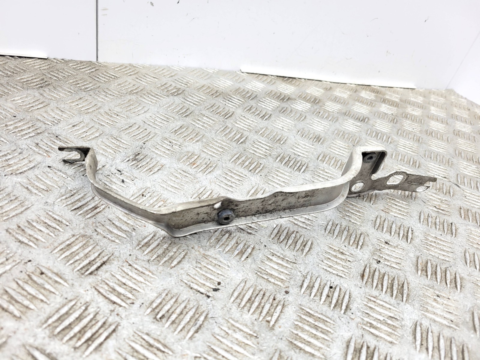 AUDI A6 C7 2012 FRONT LEFT BUMPER BRACKET MOUNT SUPPORT 4G0807591