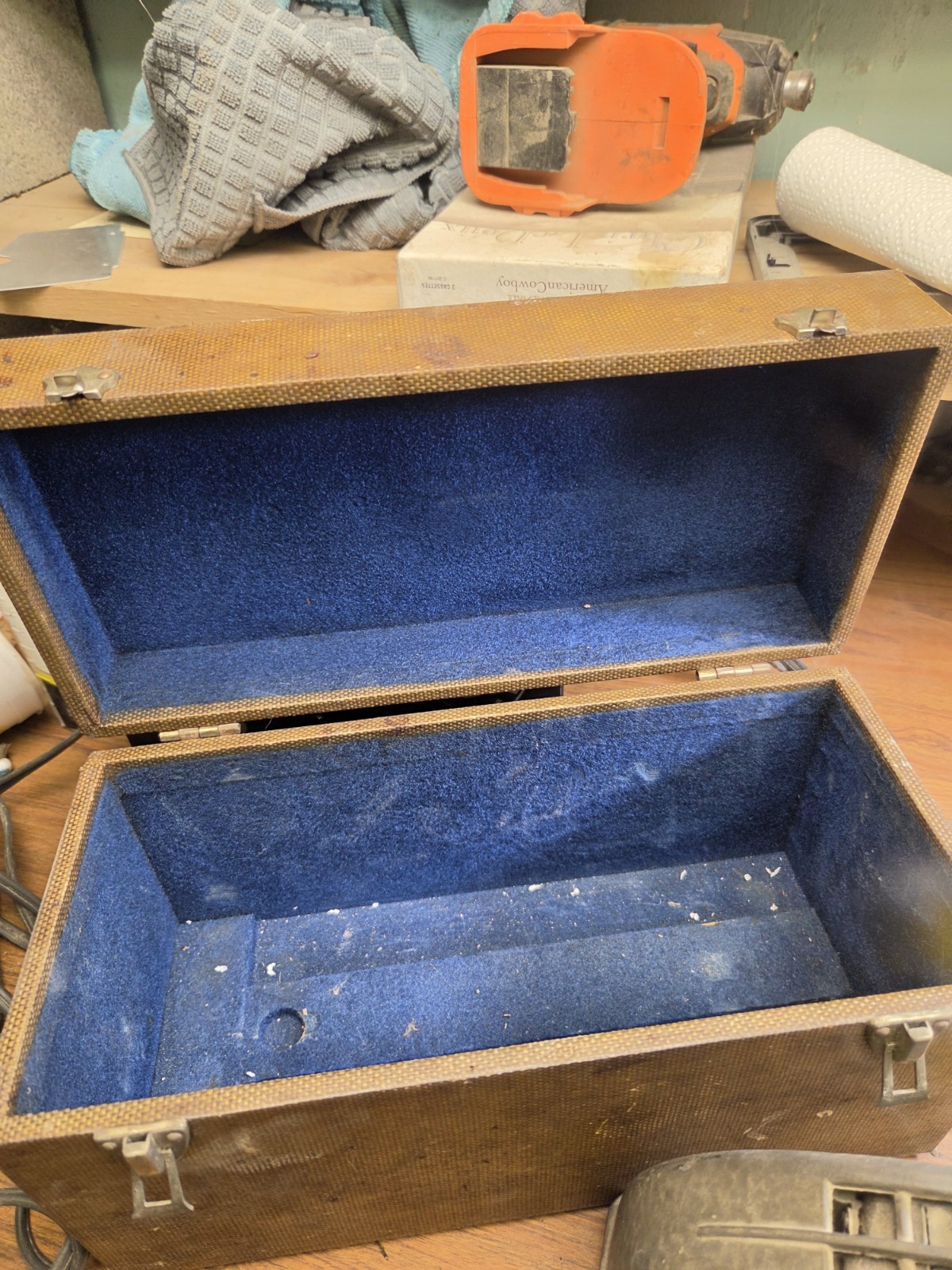 vintage argus 35mm slide projector With Case ( Working)