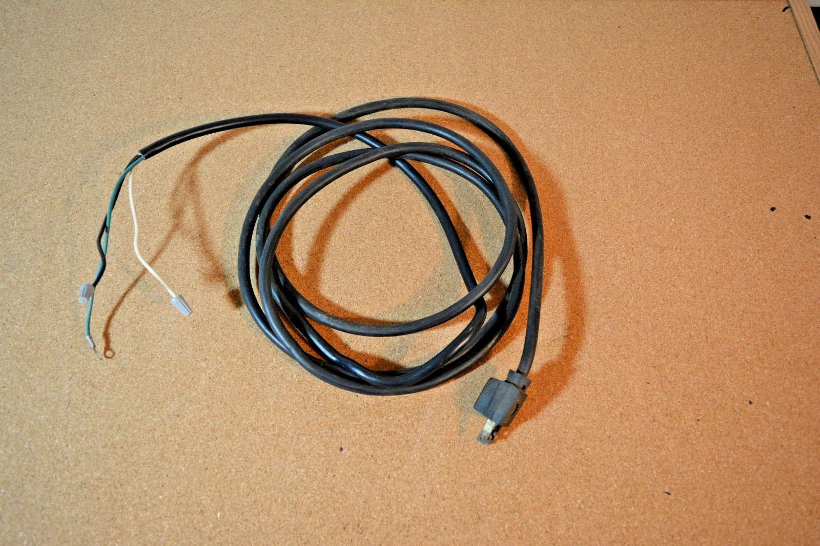 Micro Vu Bench Top Optical Comparator Original AC Power Cord. Needs new plug