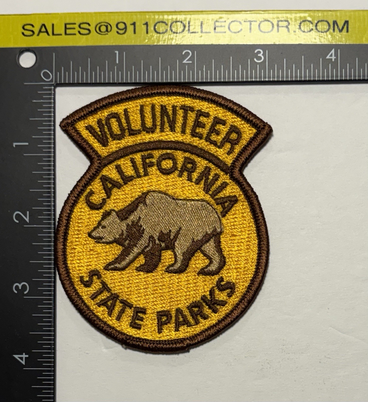 CALIFORNIA STATE PARKS SYSTEM VOLUNTEER WALKING BEAR SHOULDER PATCH #D116