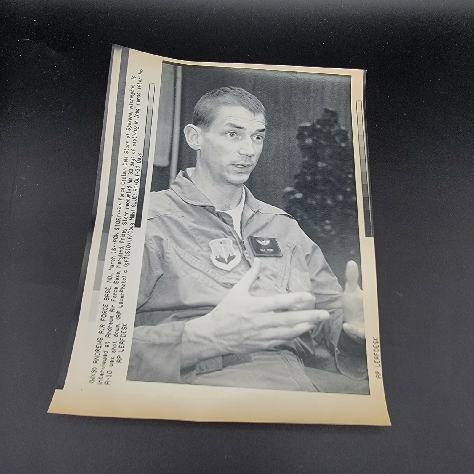 POW Story Captain Dale Storr AP Leaf Desk Press Photos Gulf War 1991 Andrews