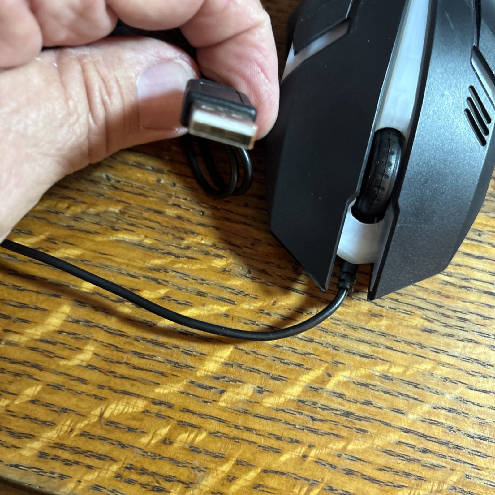 Youse Model YU1538 USB Wired Black Mouse Very Good