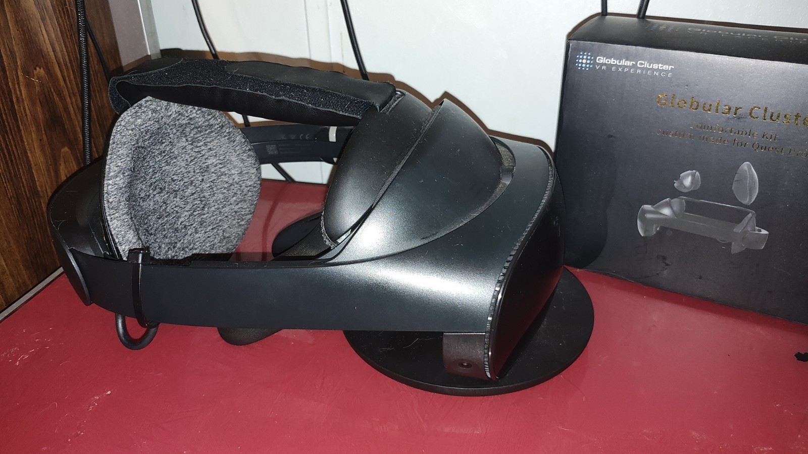 meta Quest Pro Virtual Reality Headset 256GB With Controllers Used As/Is