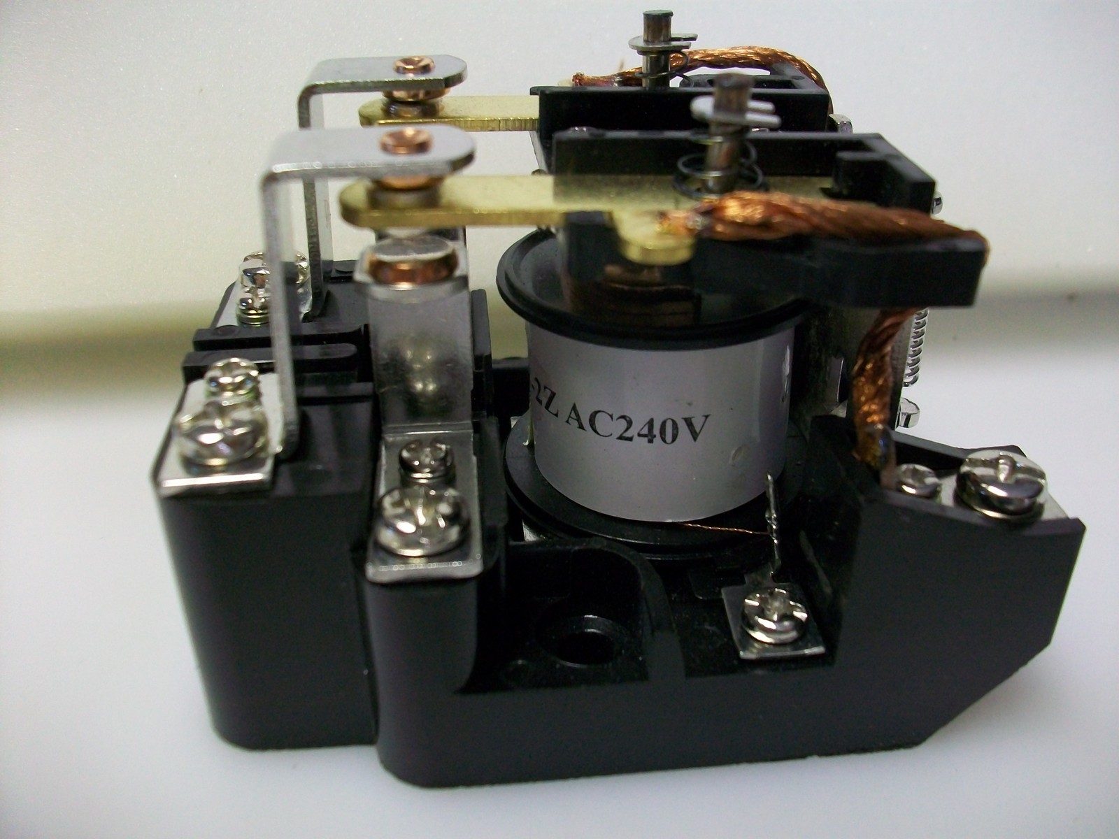 240 V. AC.   DPDT  40 AMP.  POWER RELAY