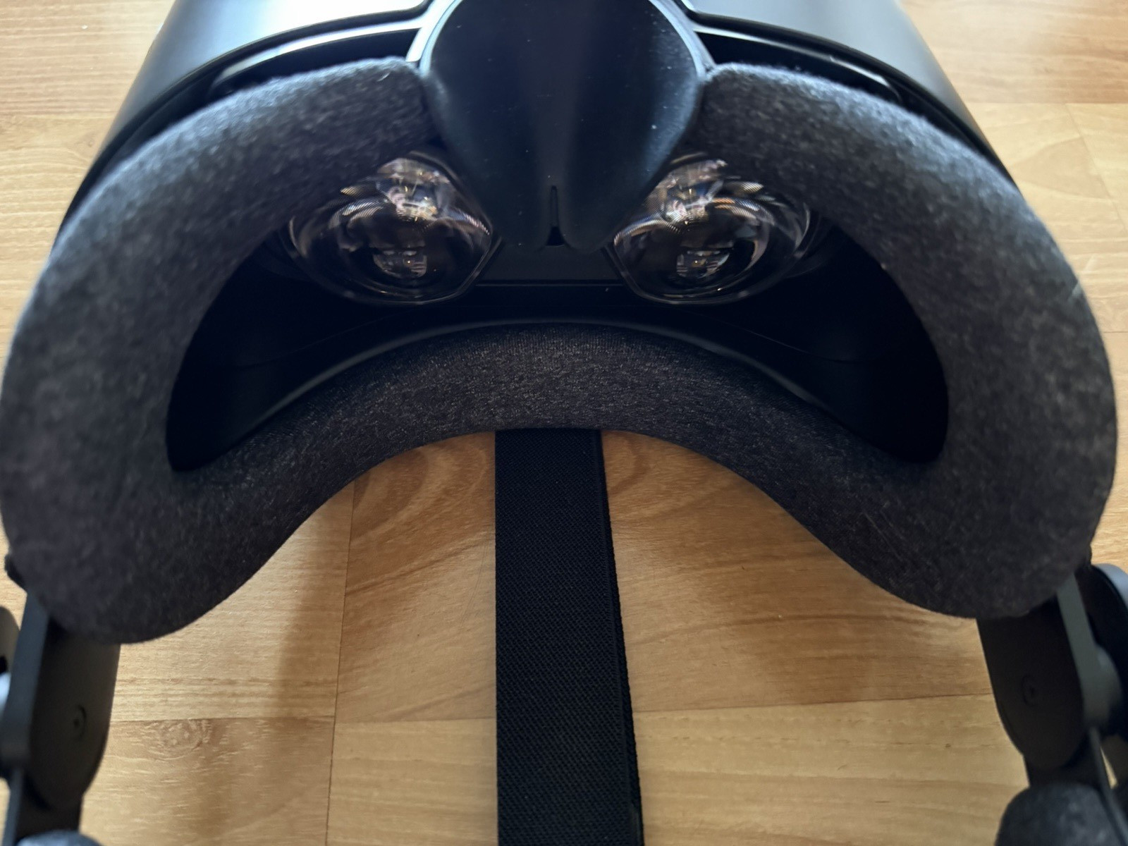 HP Reverb G2 V2 Virtual Reality Headset, Controllers, Box and Cables - NEW