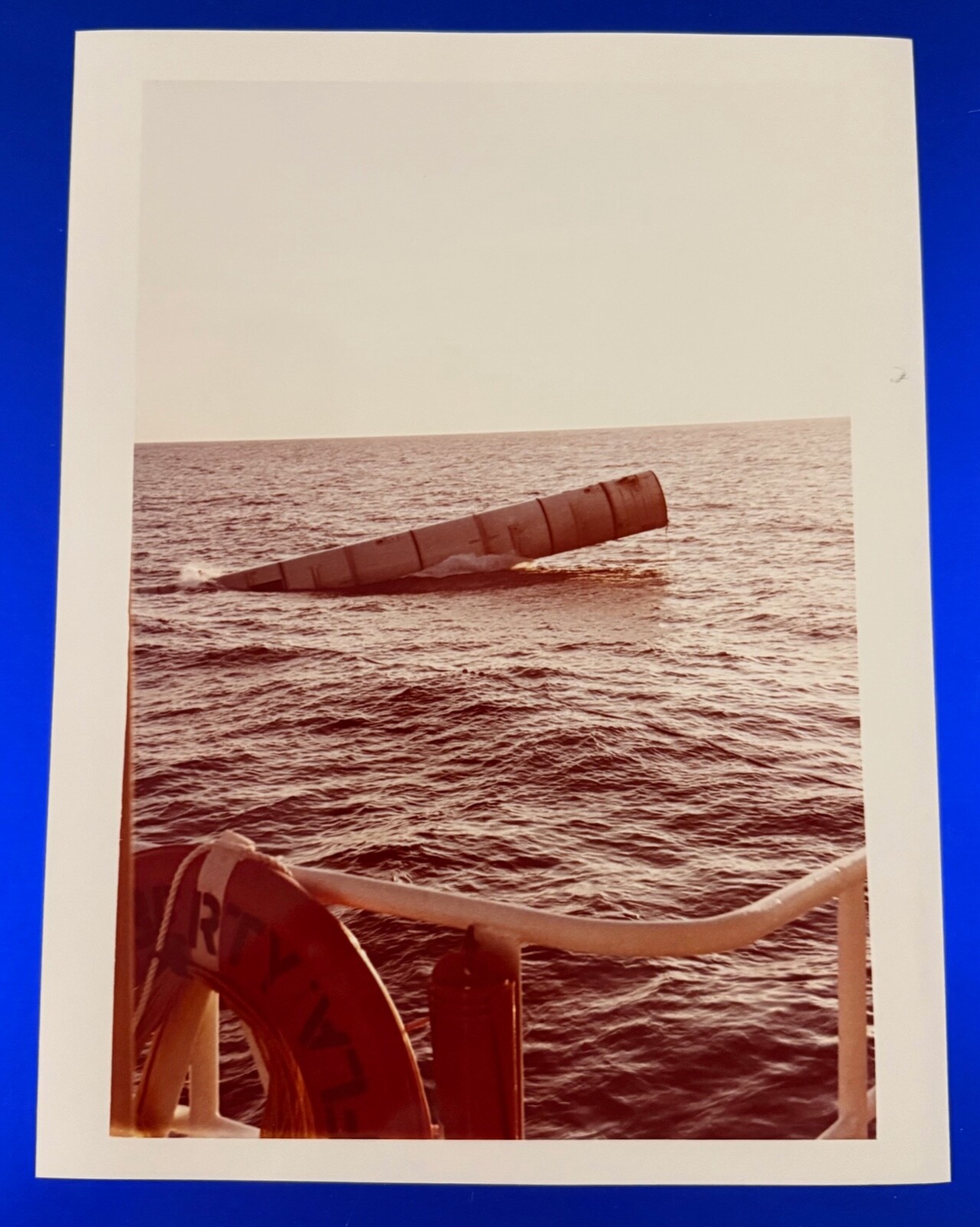 STS-1 SRB SOLID ROCKET BOOSTER RECOVERY RETRIEVAL SPECIAL INTEREST COLOR PHOTO C