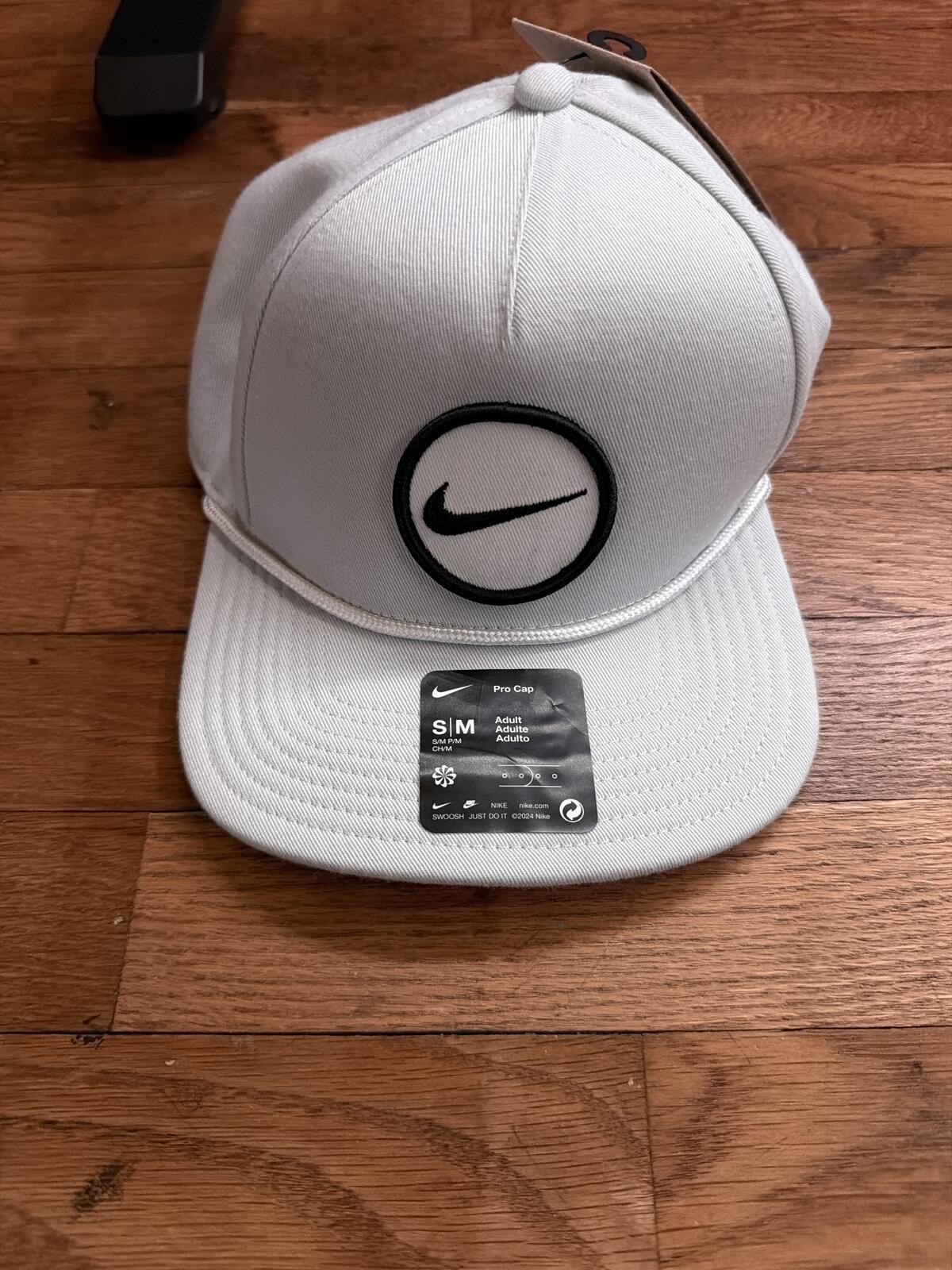 Nike Pro Cap Dri-FIT Adult Unisex S/M White Black Snapback