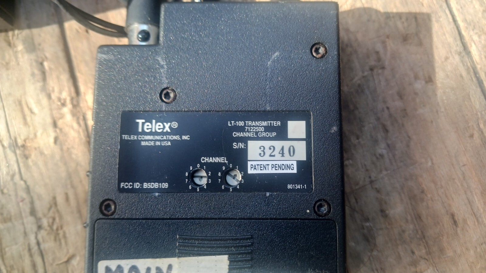 Telex USR-100 UHF Wireless Microphone Combo System