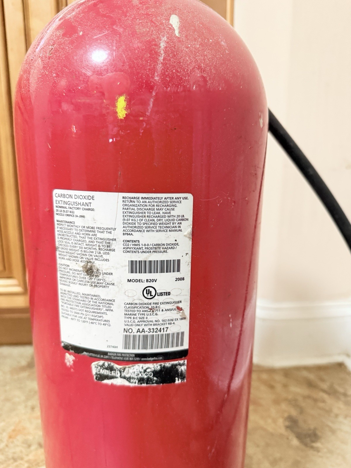 Badger B20V Carbon Dioxide Fire Extinguisher AA-332417 Commercial CO2