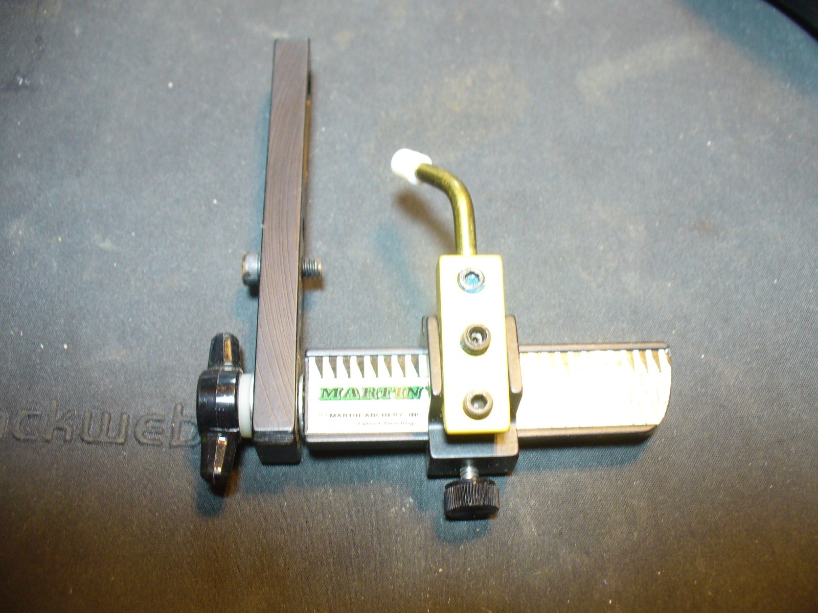 VINTAGE MARTIN FAST TRACK ARROW REST OVERDRAW LOCK MOUNT SYSTEM