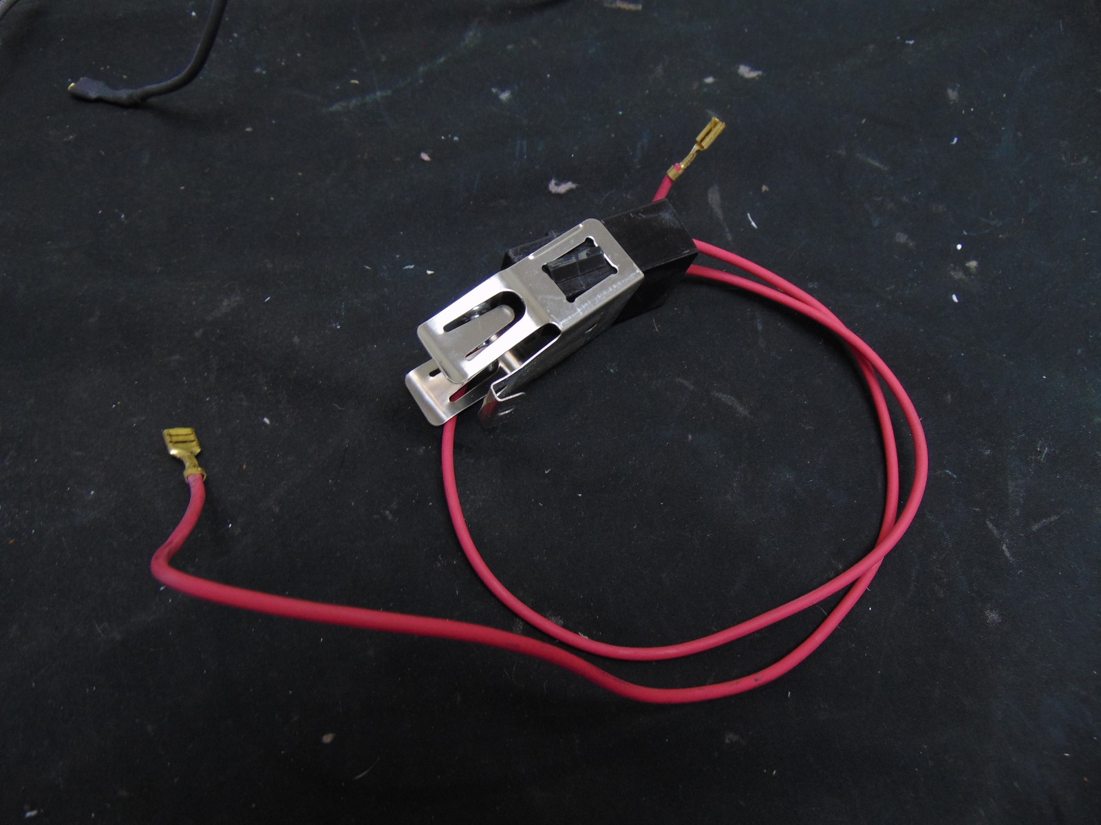 GE Electric Range JBS160DM5WW Surface Element Receptacle Set WB17T10006