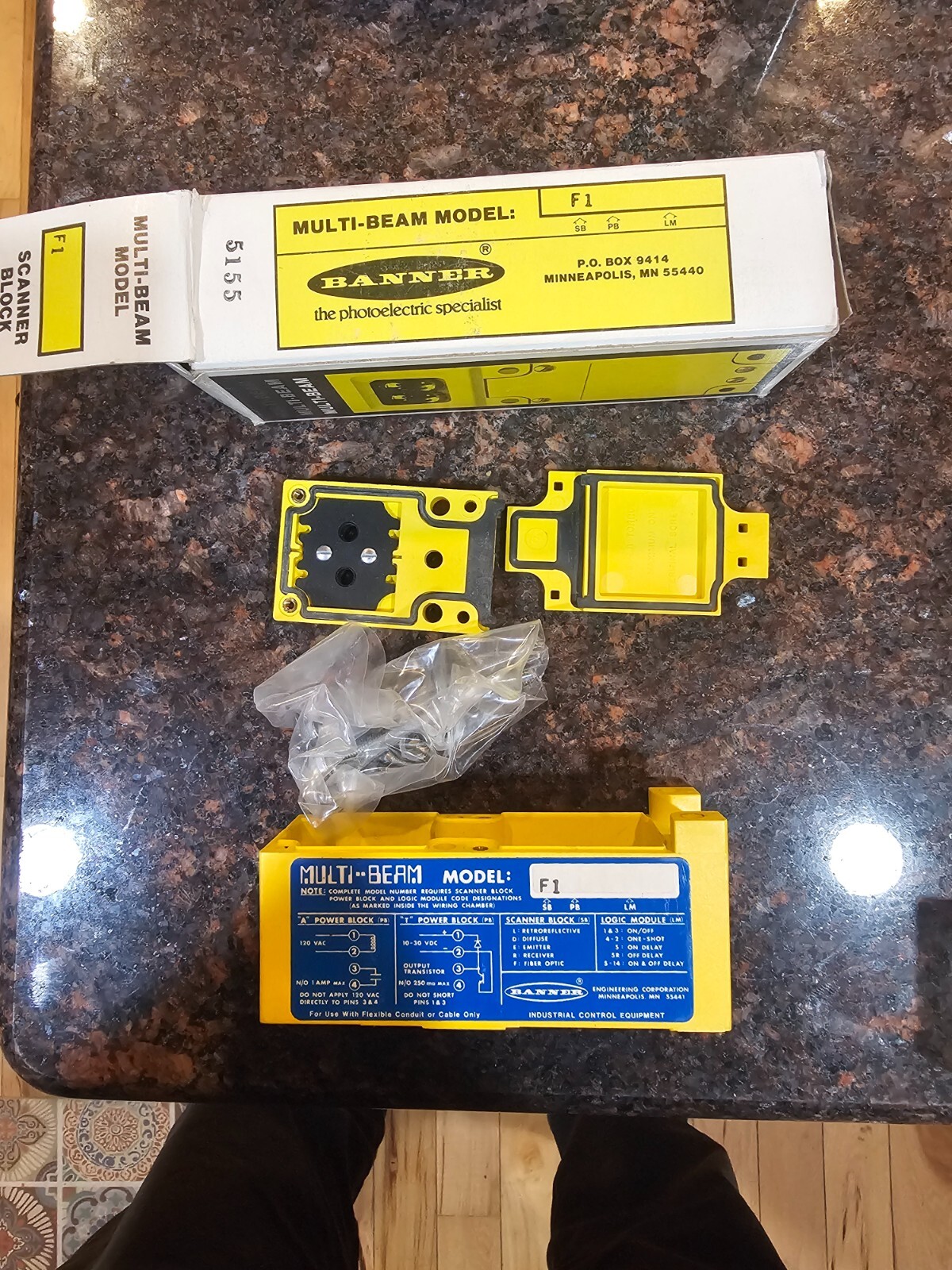 NEW BANNER ENGINEERING F1 MULTIBEAM SCANNING BLOCK, BLOCK ONLY FREE SHIPPING