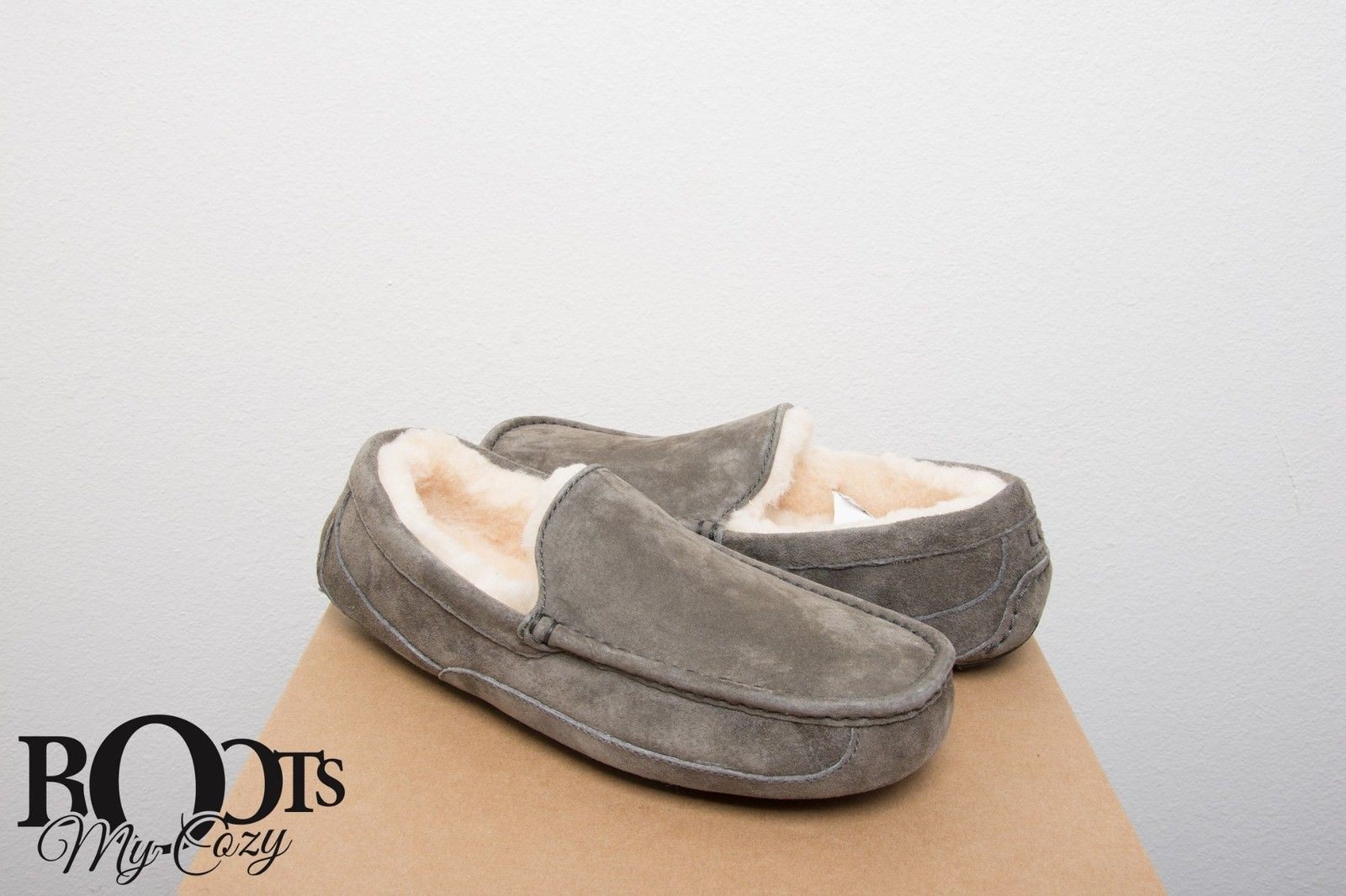 UGG ASCOT CHARCOAL SUEDE SHEEPSKIN MOCCASINS MEN'S SLIPPERS SIZE US 7/UK 6 NEW