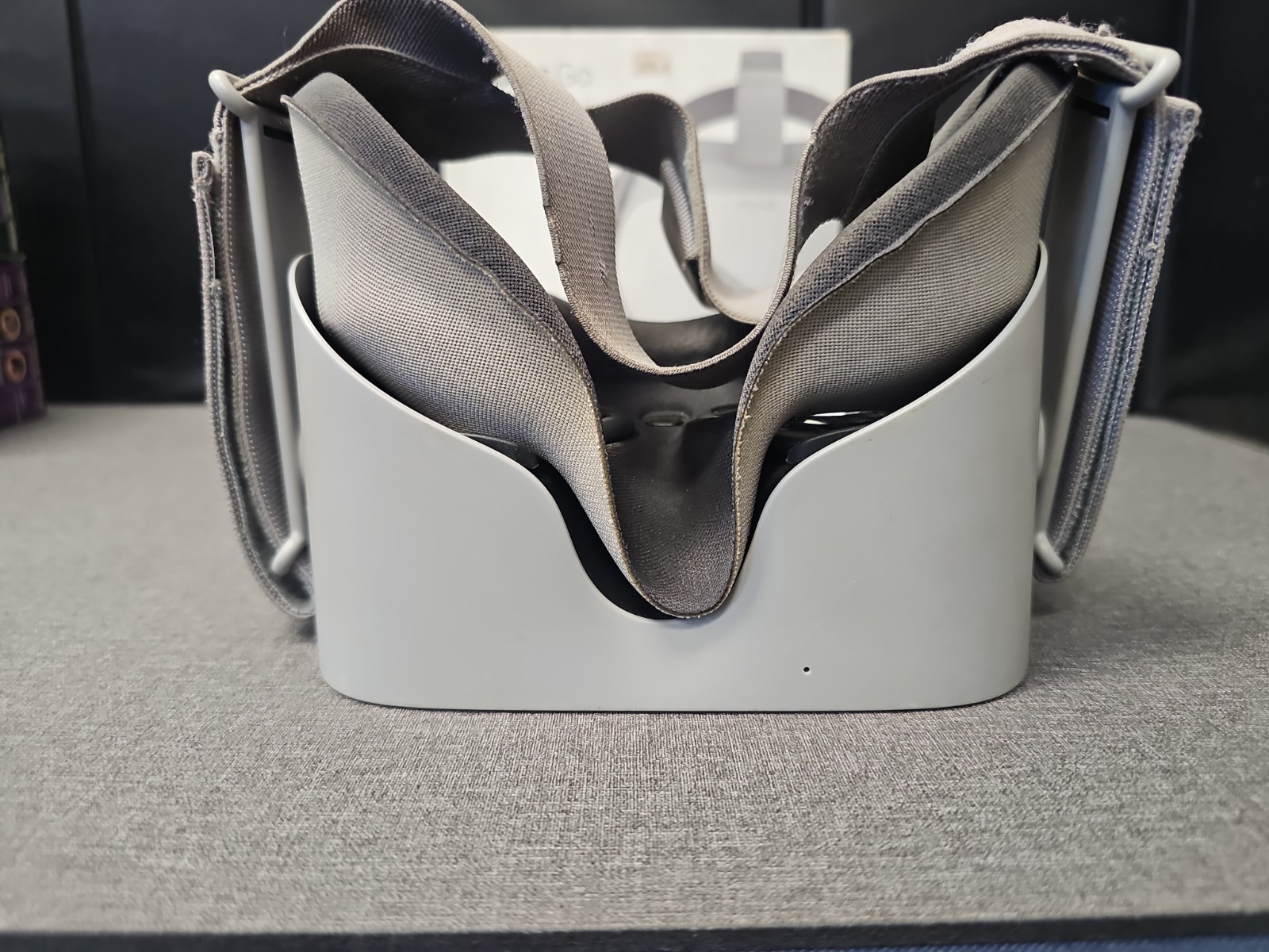Oculus Go 32GB Standalone Virtual Reality Headset MH-A32 - No Controller - W/BOX
