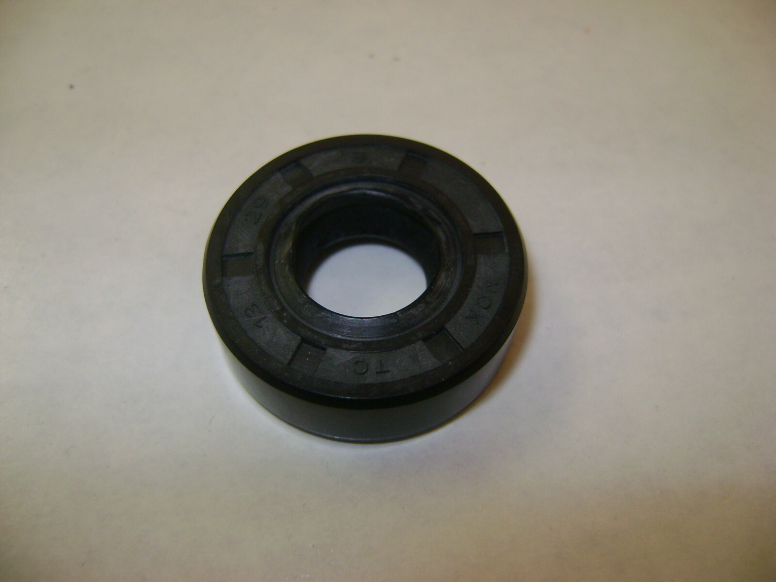 NEW TC 13X29X9 DOUBLE LIPS METRIC OIL / DUST SEAL 13mm X 29mm X 9mm