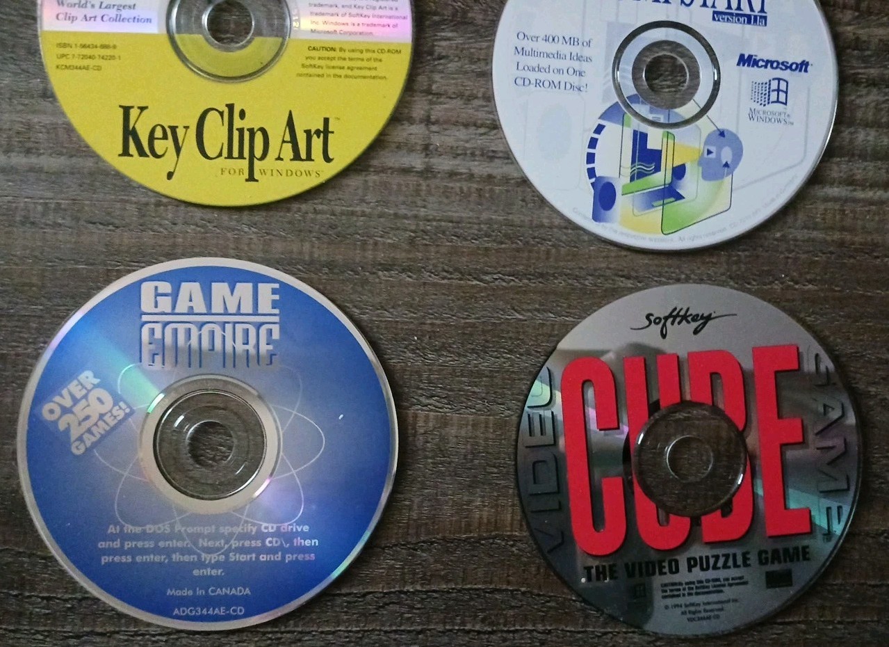 Lot of 22 Vintage Microsoft & Software CD-ROM Windows 90s/2000s