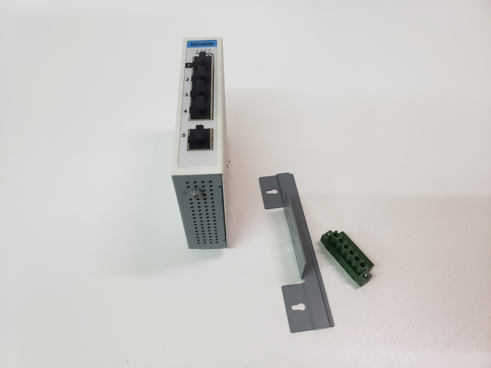 UNUSED - Advantech EKI-5525I Ethernet Switch