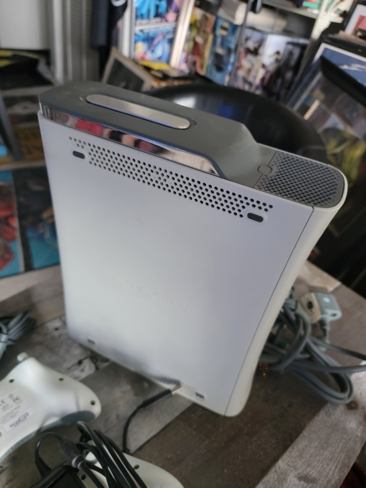 Xbox 360 Console White System with 2 Controllers 1 wired 1 wireles, Cables, Plug