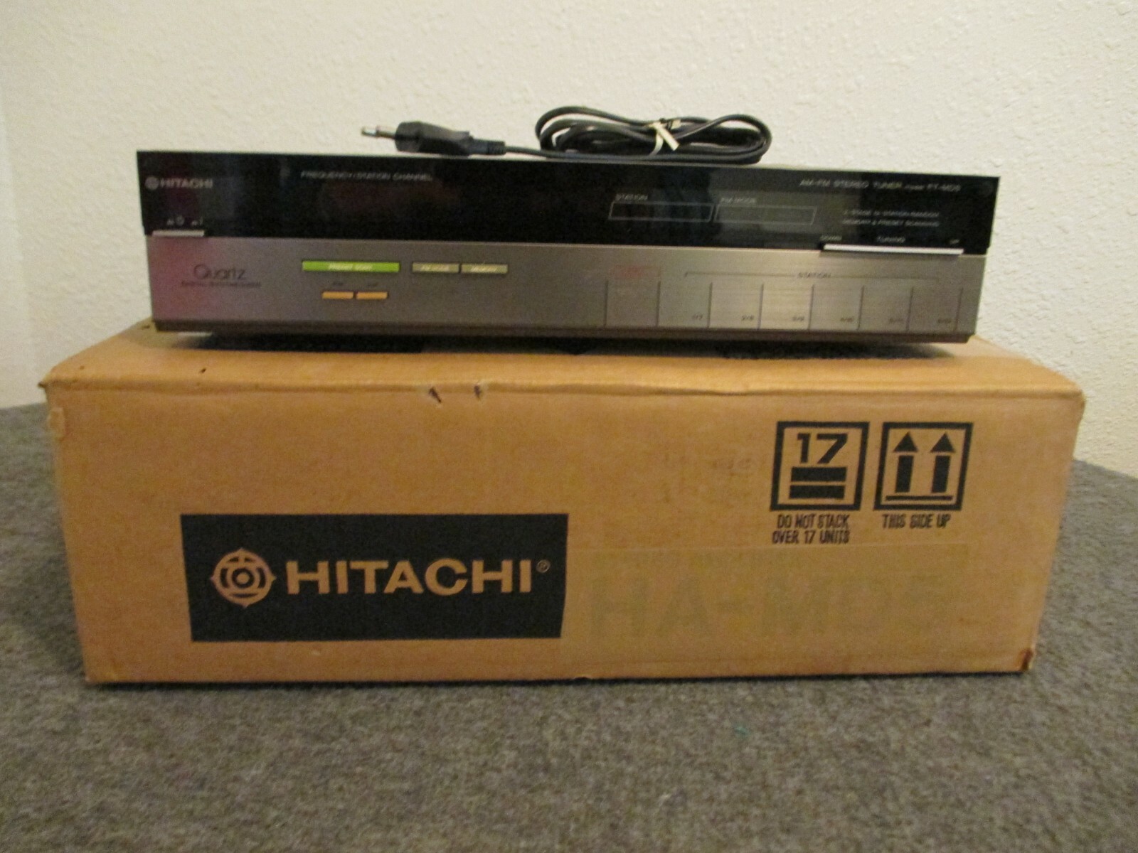NEW OLD STOCK 1980s HITACHI STEREO RECEIVER FT-MD5 W/ BOX-C INFO MADE IN JAPAN