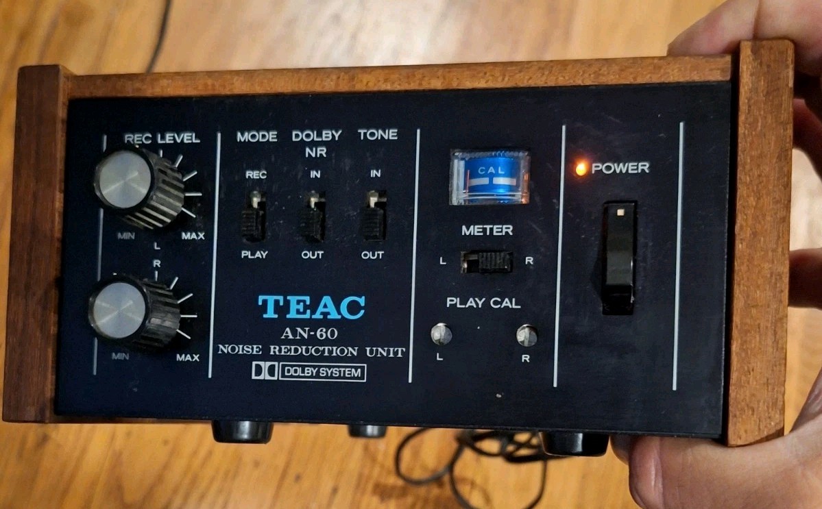 TEAC AN-60 W Noise Reduction Unit - Great condition. (UNTESTED) Powers on.
