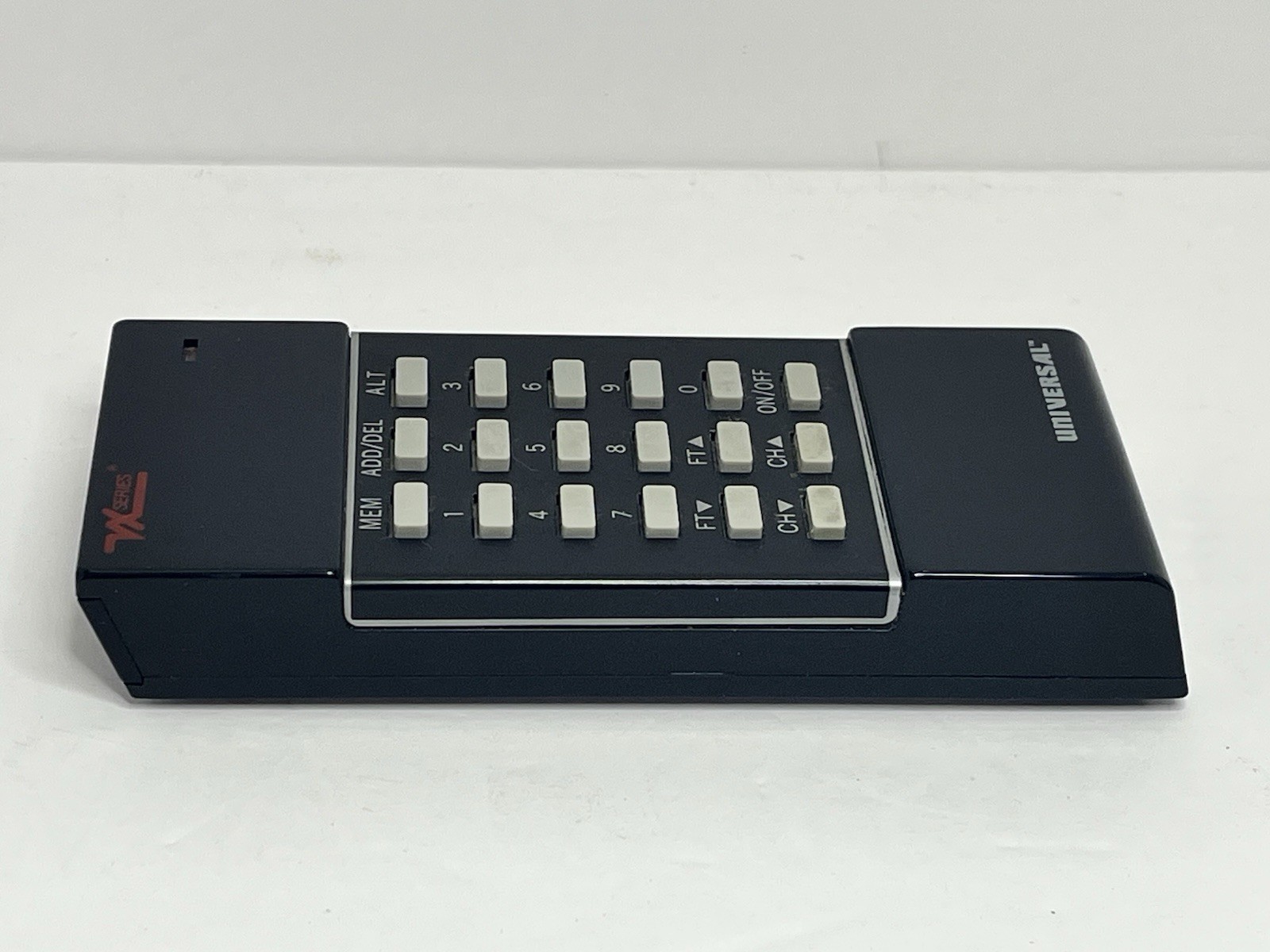 Universal V-7072 Wireless Remote Control TV-Cable VX Series Clean Powers On
