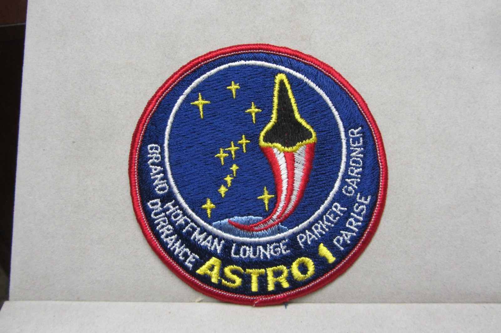 ROCKWELL SPACE SYSTEMS SPACE SHUTTLE STS-35 SOUVENIR PATCH, STICKER, CHARM