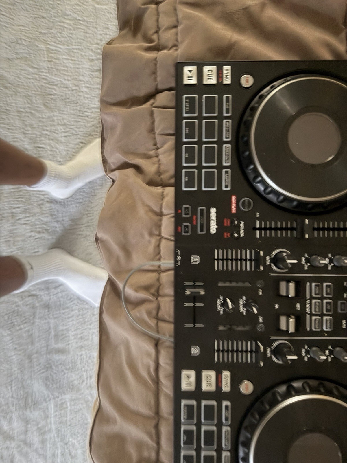 Numark Mixtrack Platinum FX Quad Deck DJ Controller Built-in Mixer USB Touch Jog