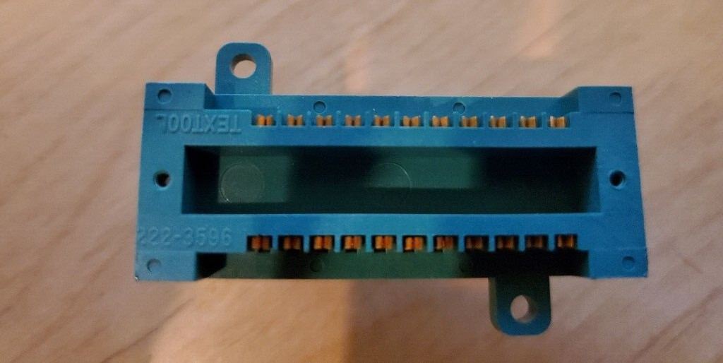 3M Textool Universal DIP (ZIP) Sockets 222-3596, 22 Position