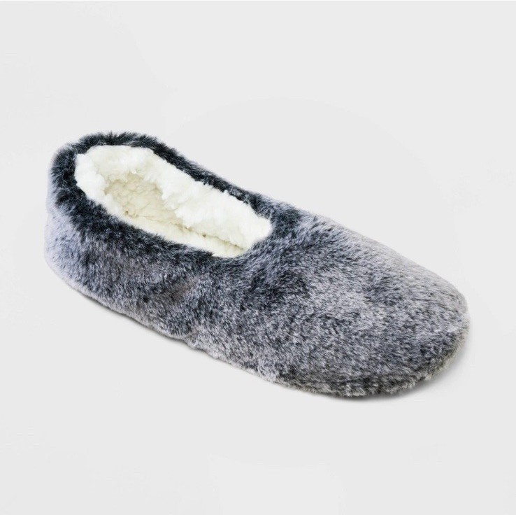 Auden Faux Fur Slipper Socks with Gripper Bottoms Women’s Size M/L (8-10) Gray