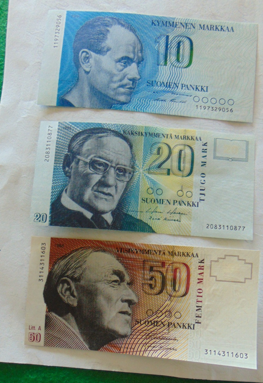 26.04 #32: FINNLAND 3 note lot 1986-93 P-113, 118, 122 UNC
