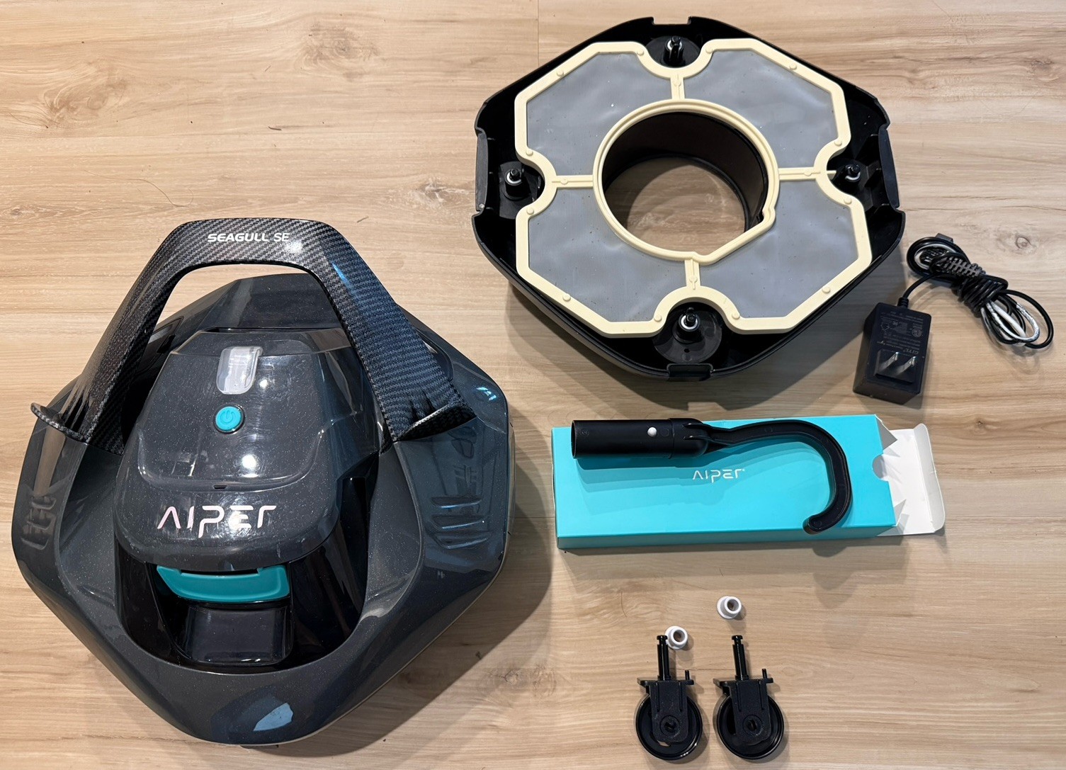 AIPER Pool Cleaner Seagull SE Cordless Robotic Pool Vacuum - Used 1 season