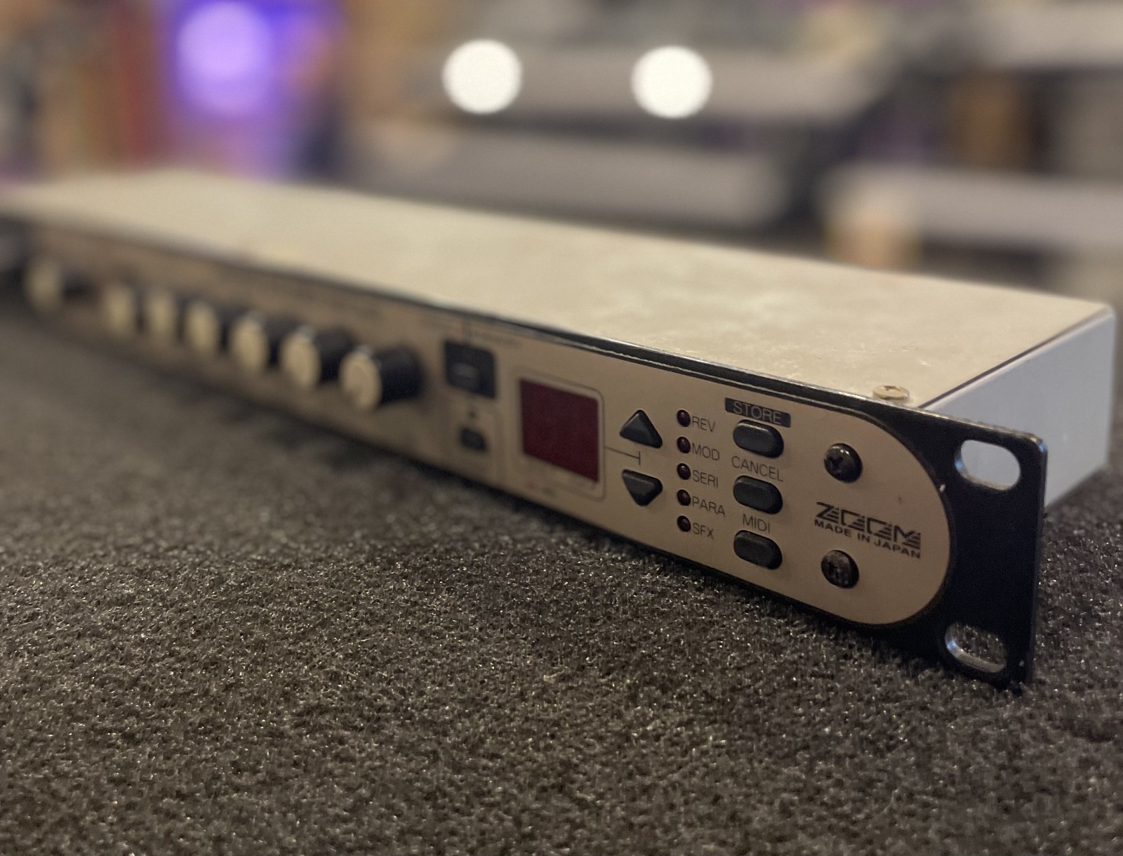 1996 Zoom Studio 1204 Digital Multi Effects Processor Silver w/ Power Cable