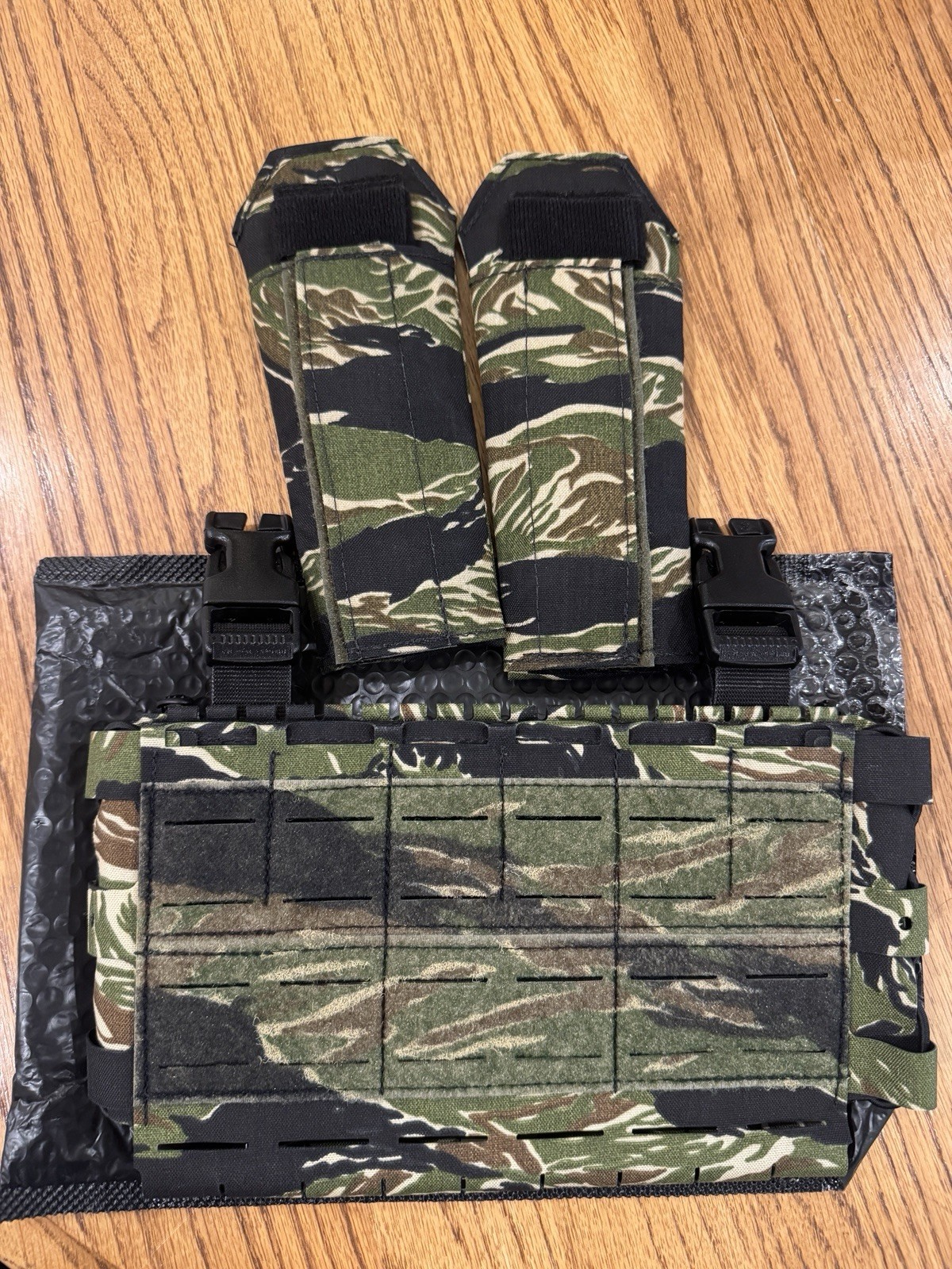 StahleStitchworks Shaw/AXL Style Tiger Stripe Placard & Structural Shoulder Pads